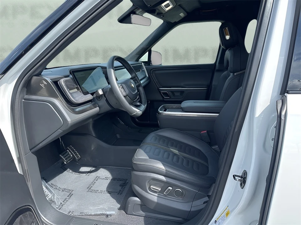 2023 Rivian R1T - Image 9 of 12