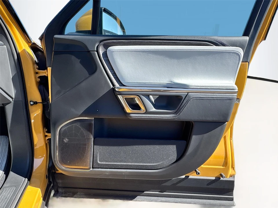 2023 Rivian R1T - Image 13 of 14