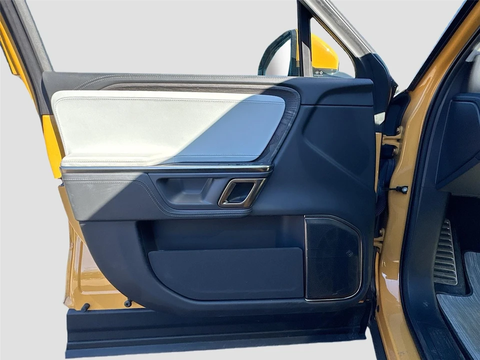 2023 Rivian R1T - Image 6 of 14