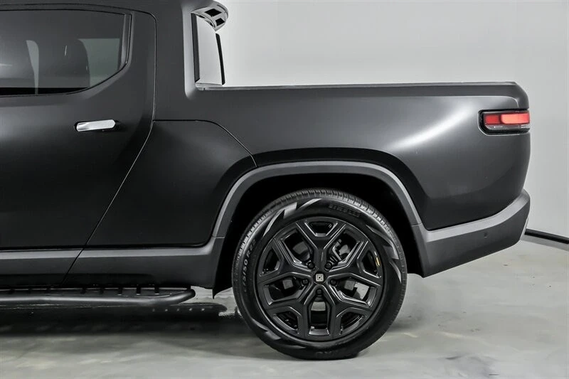 2023 Rivian R1T - Image 8 of 12