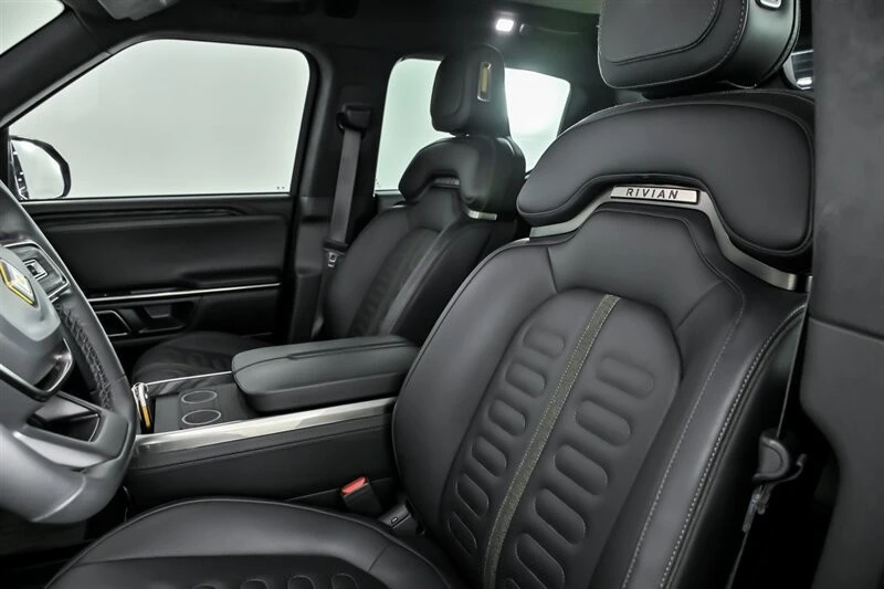 2023 Rivian R1T - Image 20 of 21