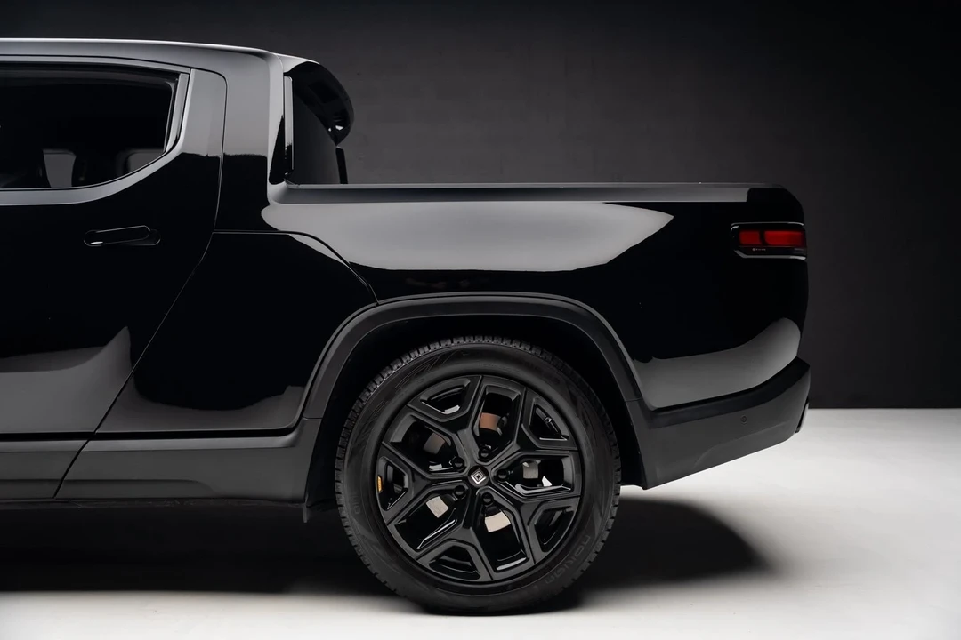 2023 Rivian R1T - Image 19 of 21