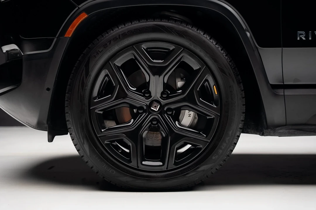 2023 Rivian R1T - Image 18 of 21