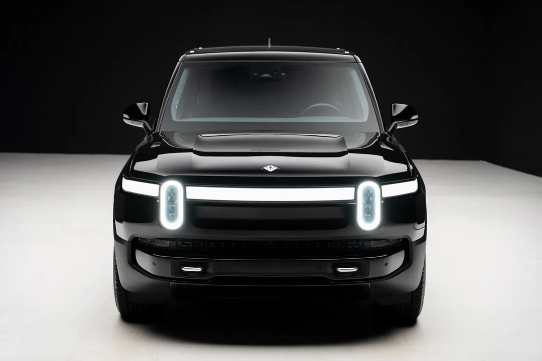 2023 Rivian R1T - Image 5 of 12