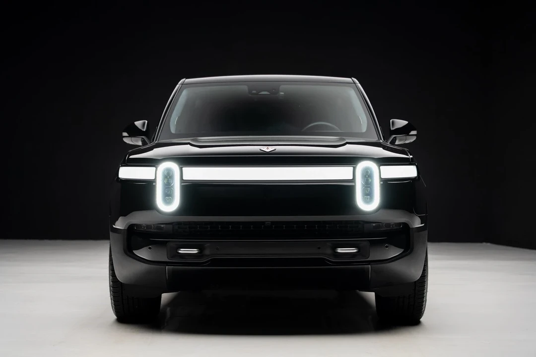 2023 Rivian R1T - Image 7 of 12
