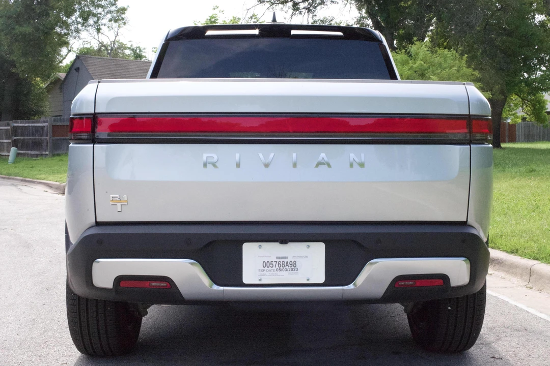 2023 Rivian R1T - Image 5 of 31