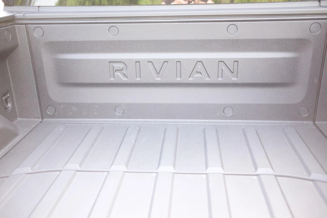 2023 Rivian R1T - Image 28 of 31