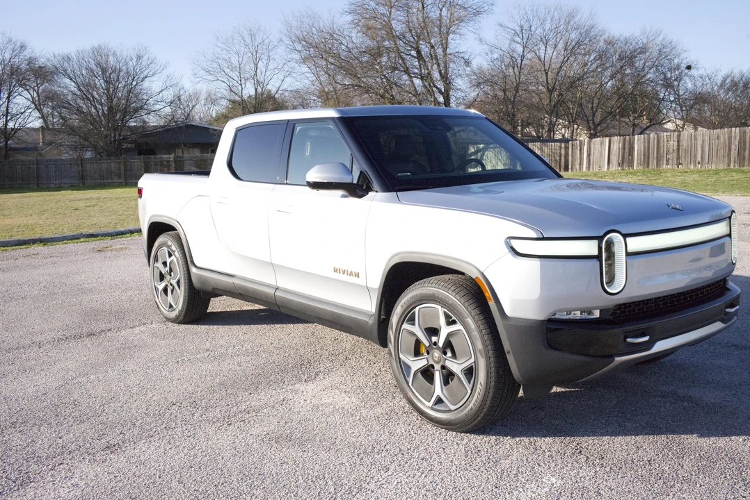 2023 Rivian R1T - Image 13 of 31