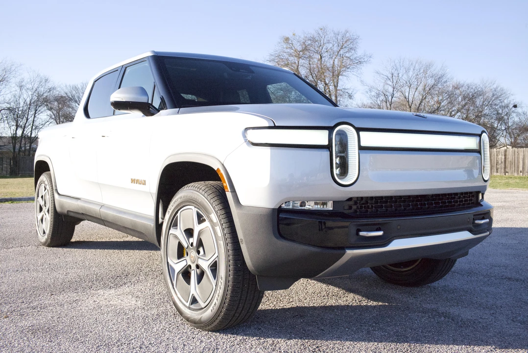 2023 Rivian R1T - Image 16 of 31