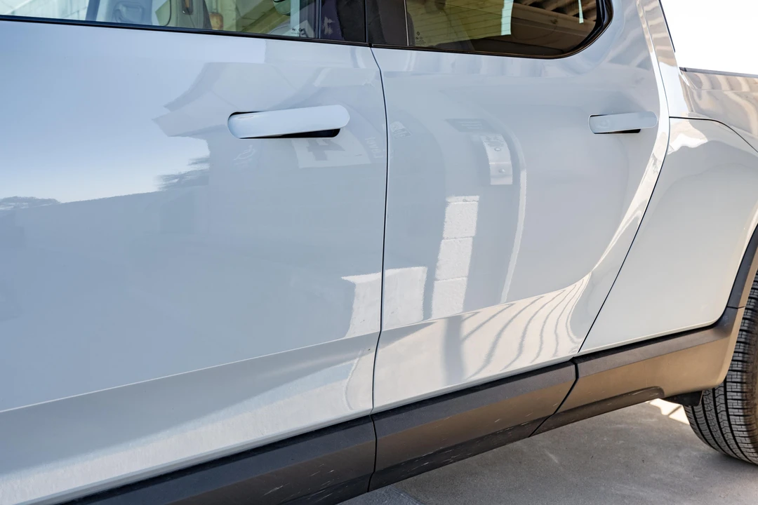 2023 Rivian R1T - Image 18 of 31