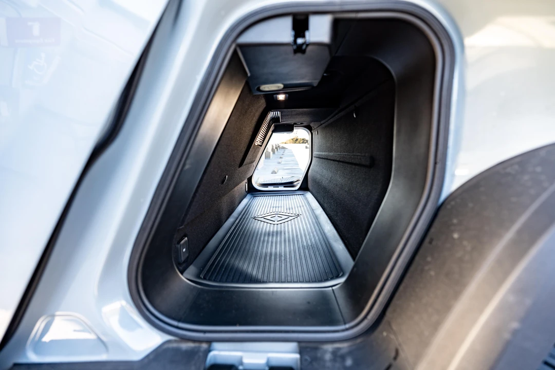 2023 Rivian R1T - Image 23 of 31
