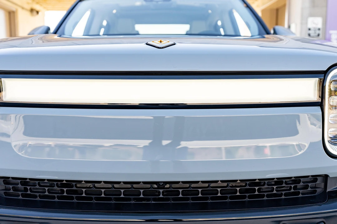 2023 Rivian R1T - Image 12 of 31