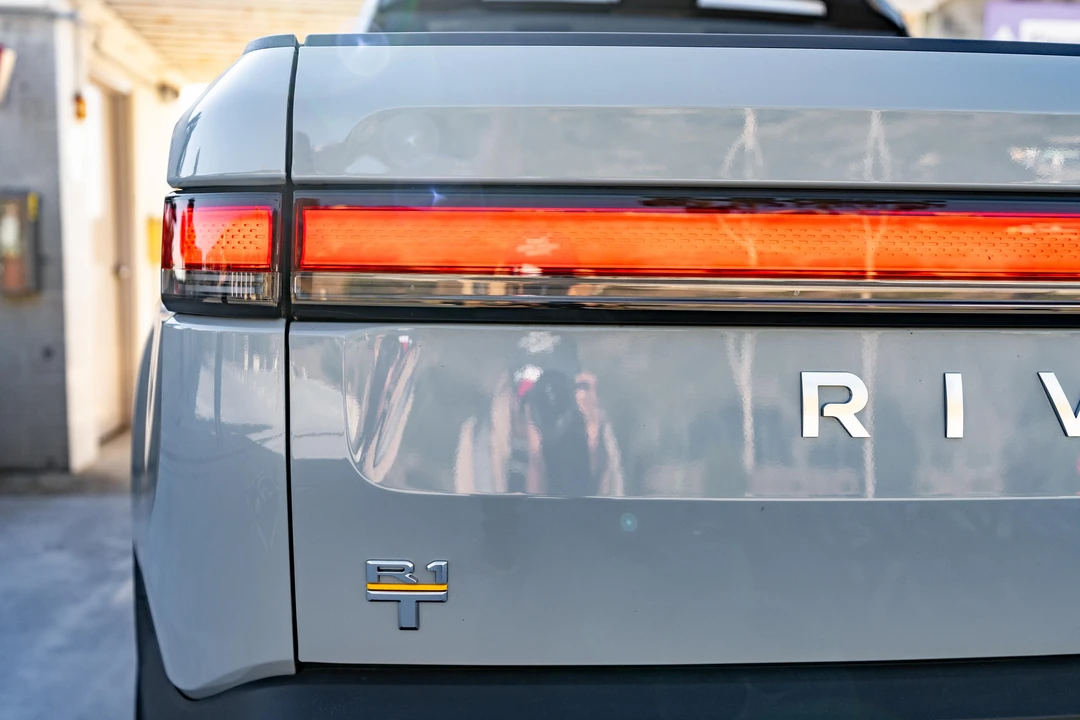 2023 Rivian R1T - Image 29 of 31