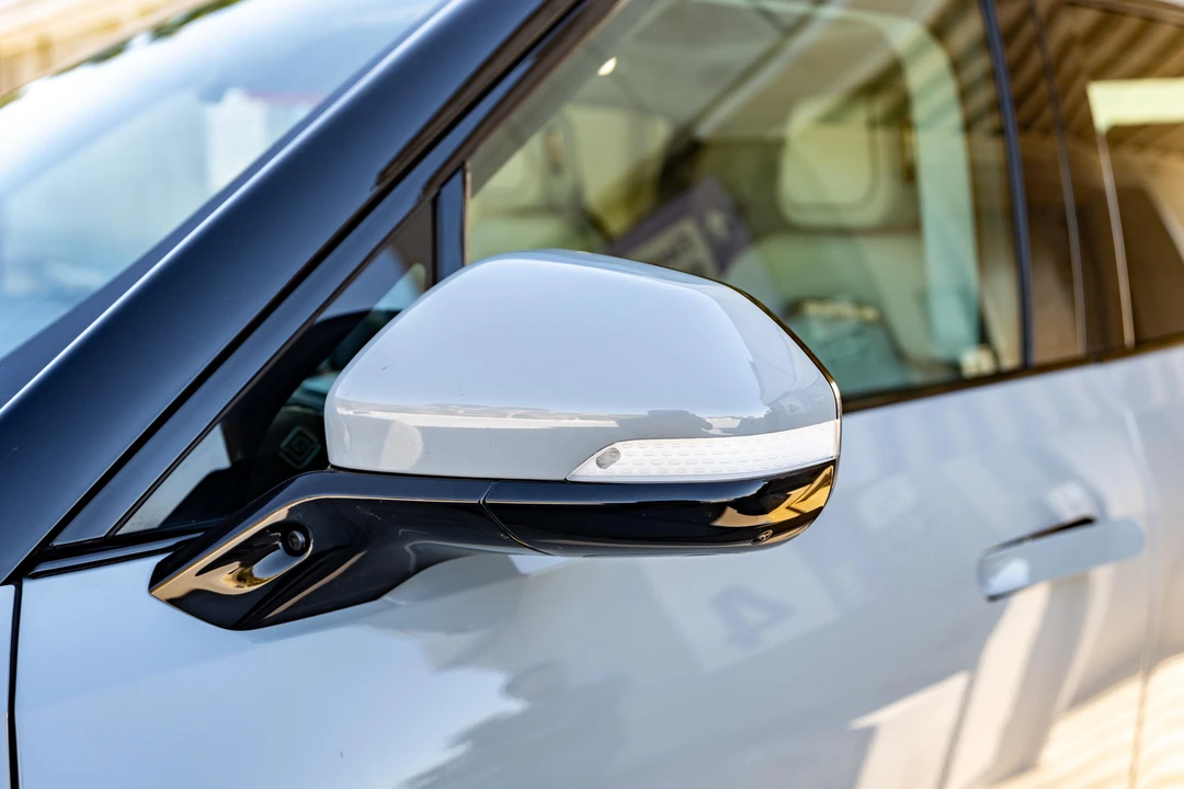 2023 Rivian R1T - Image 16 of 31