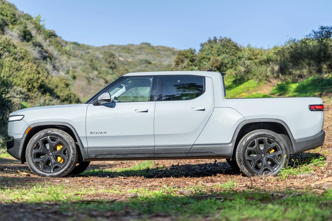 2023 Rivian R1T - Image 3 of 31