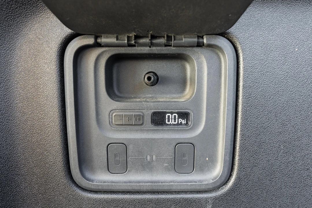 2023 Rivian R1T - Image 27 of 31
