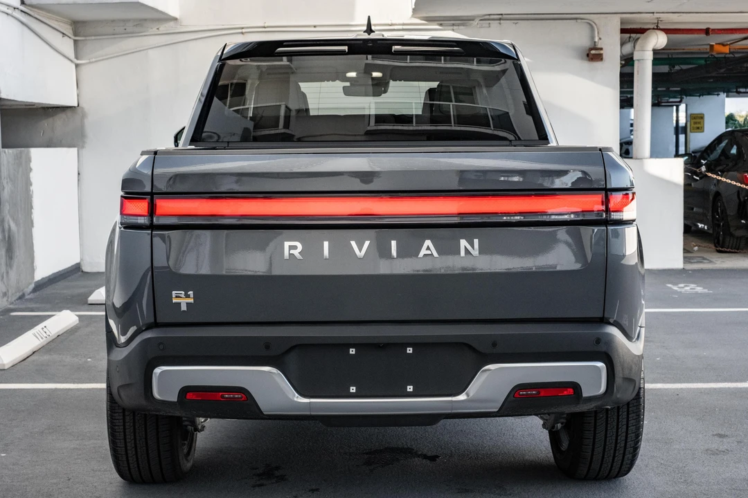 2023 Rivian R1T - Image 5 of 31