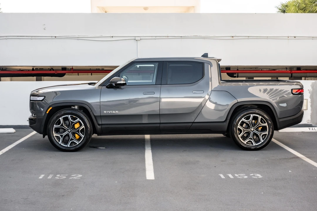 2023 Rivian R1T - Image 6 of 31