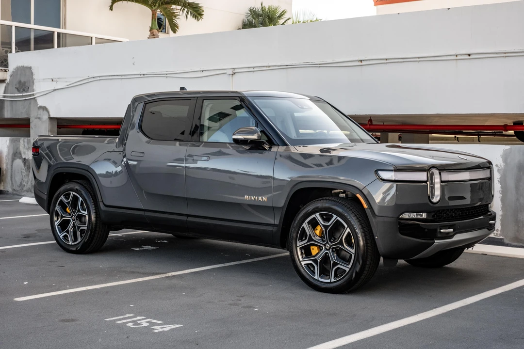 2023 Rivian R1T - Image 8 of 31