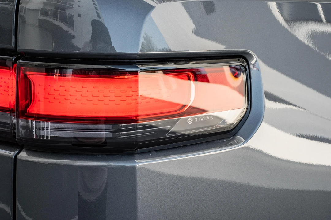 2023 Rivian R1T - Image 26 of 31