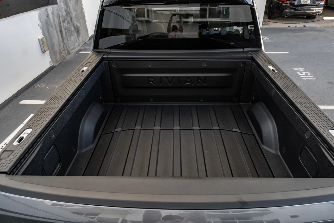 2023 Rivian R1T - Image 21 of 31