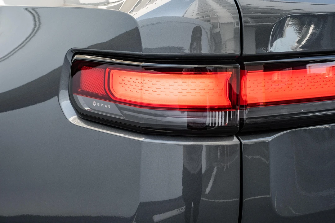 2023 Rivian R1T - Image 19 of 31
