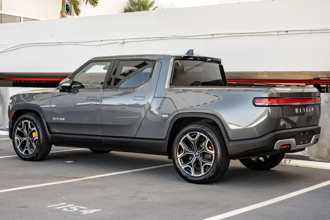 2023 Rivian R1T - Image 4 of 31