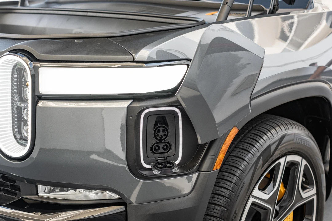 2023 Rivian R1T - Image 11 of 31