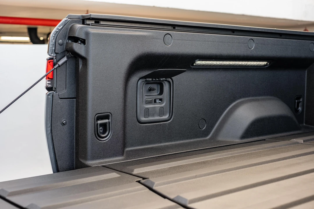 2023 Rivian R1T - Image 23 of 31