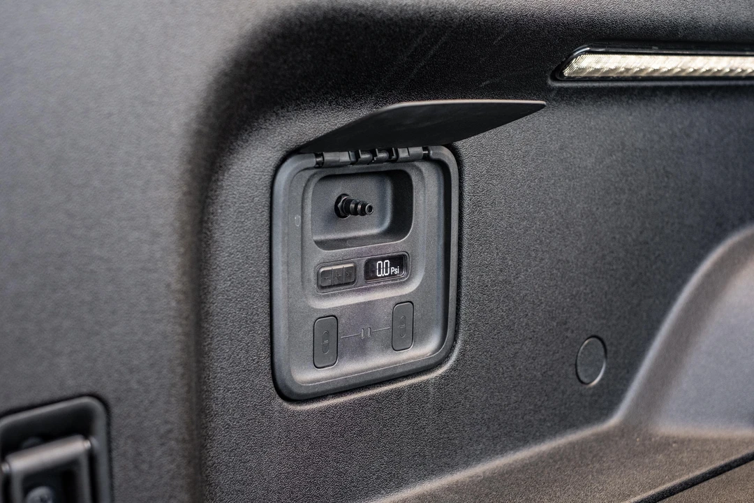 2023 Rivian R1T - Image 24 of 31