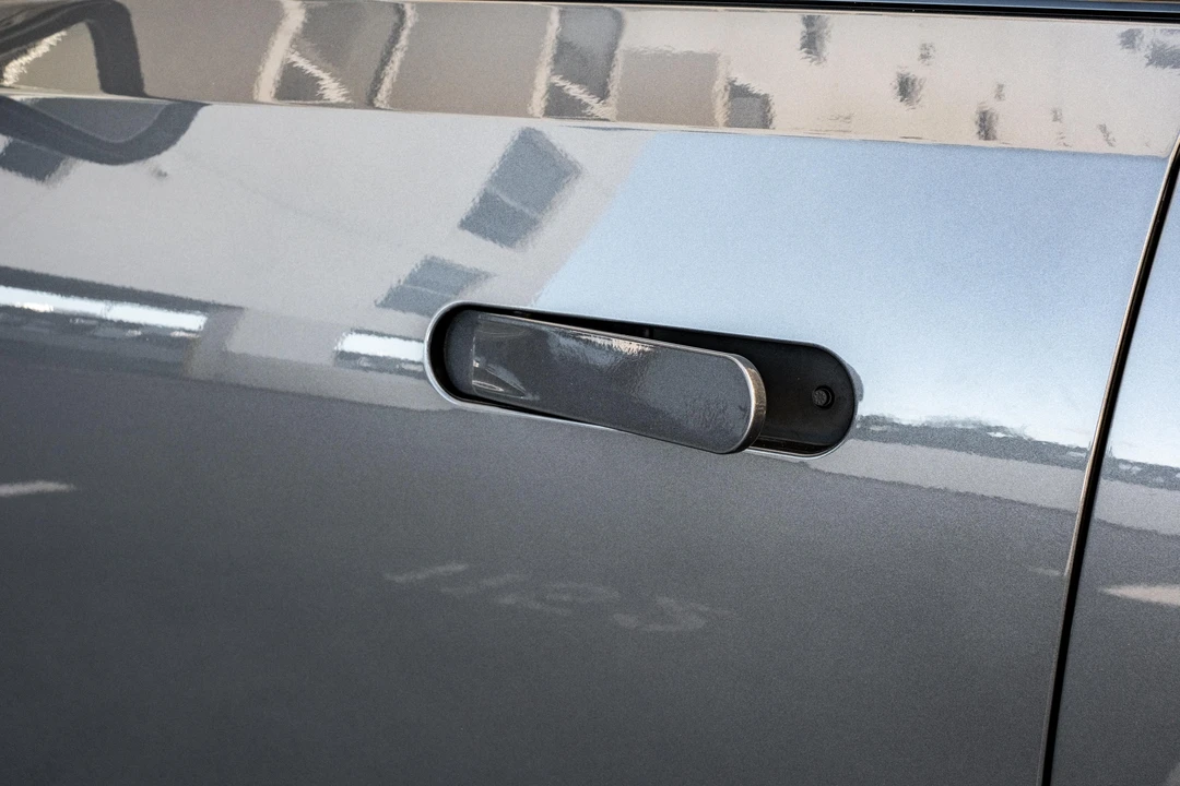 2023 Rivian R1T - Image 16 of 31