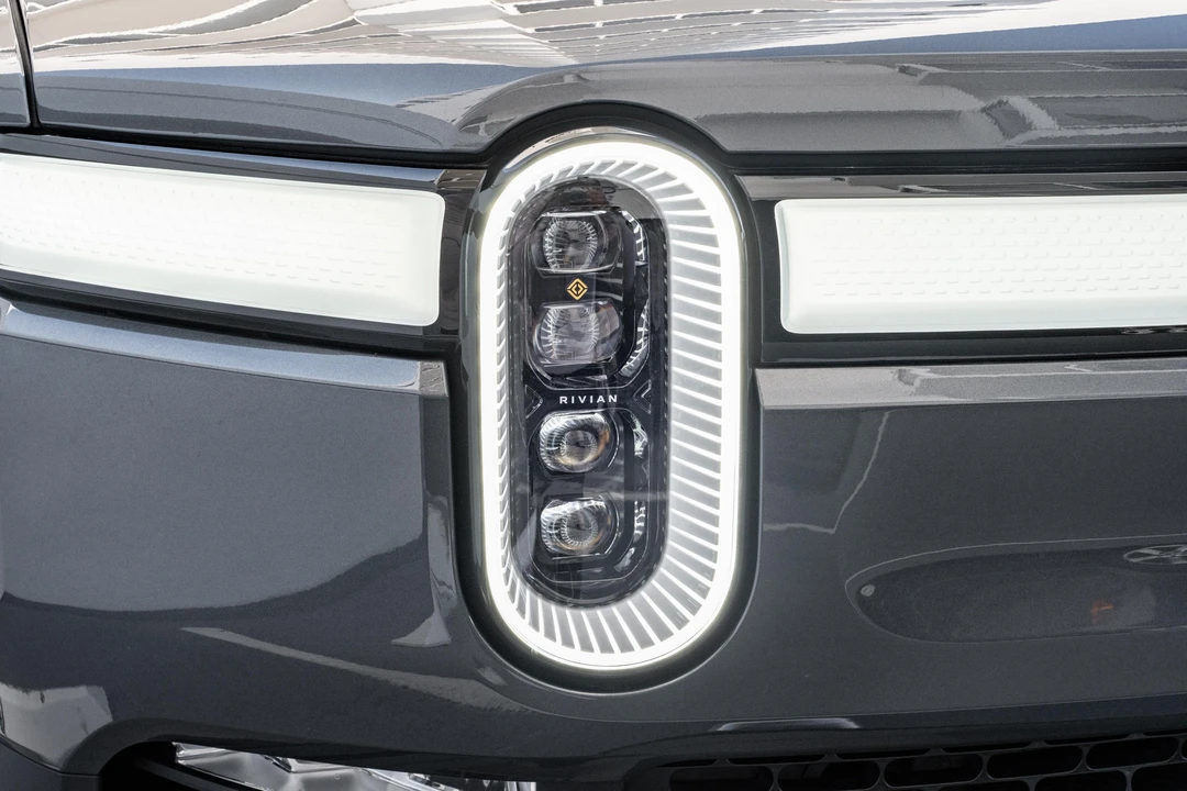 2023 Rivian R1T - Image 9 of 31