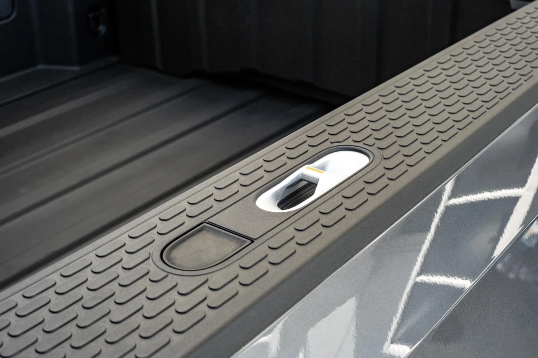 2023 Rivian R1T - Image 27 of 31