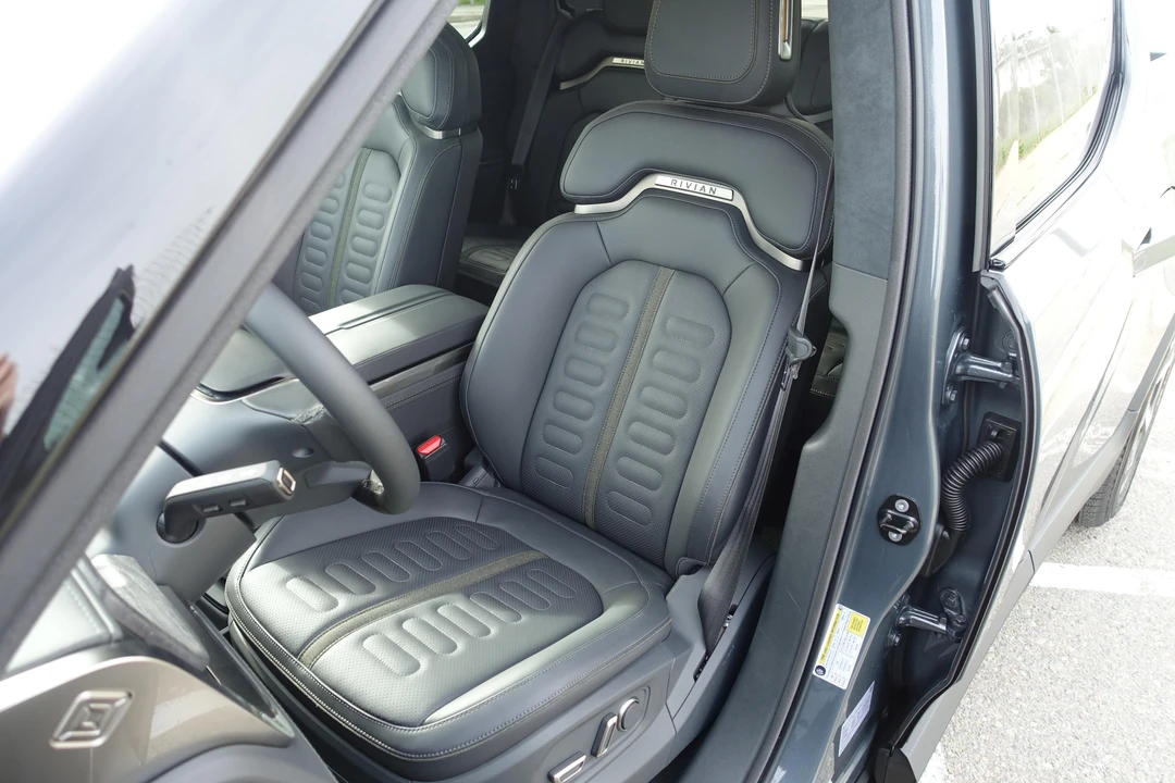 2023 Rivian R1T - Image 25 of 31