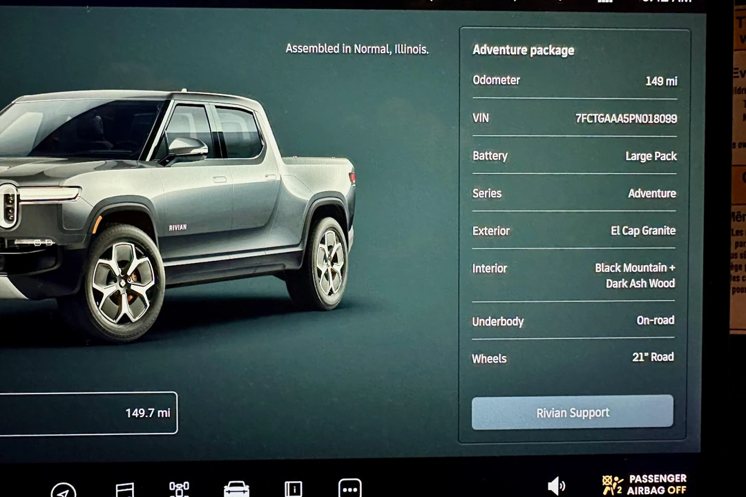 2023 Rivian R1T - Image 27 of 31