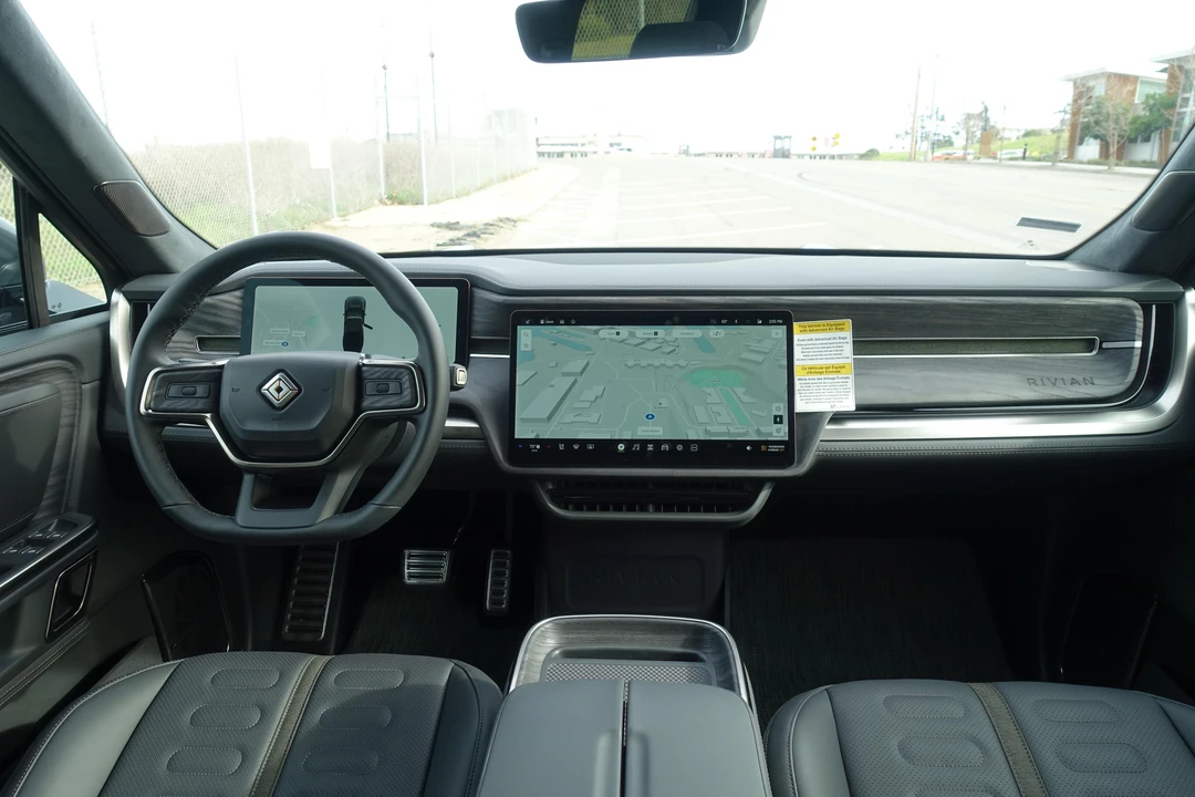 2023 Rivian R1T - Image 24 of 31