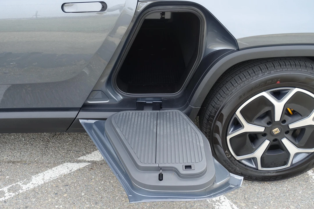 2023 Rivian R1T - Image 11 of 31