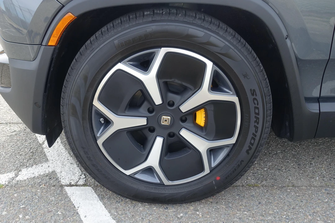 2023 Rivian R1T - Image 20 of 31