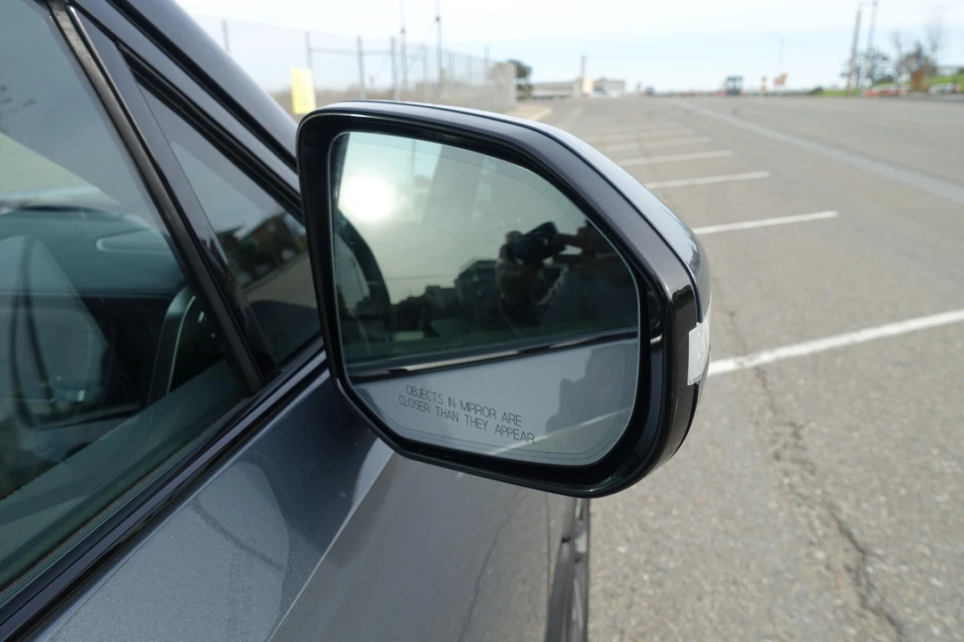 2023 Rivian R1T - Image 18 of 31