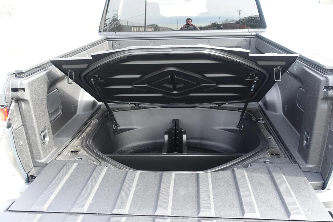 2023 Rivian R1T - Image 14 of 31