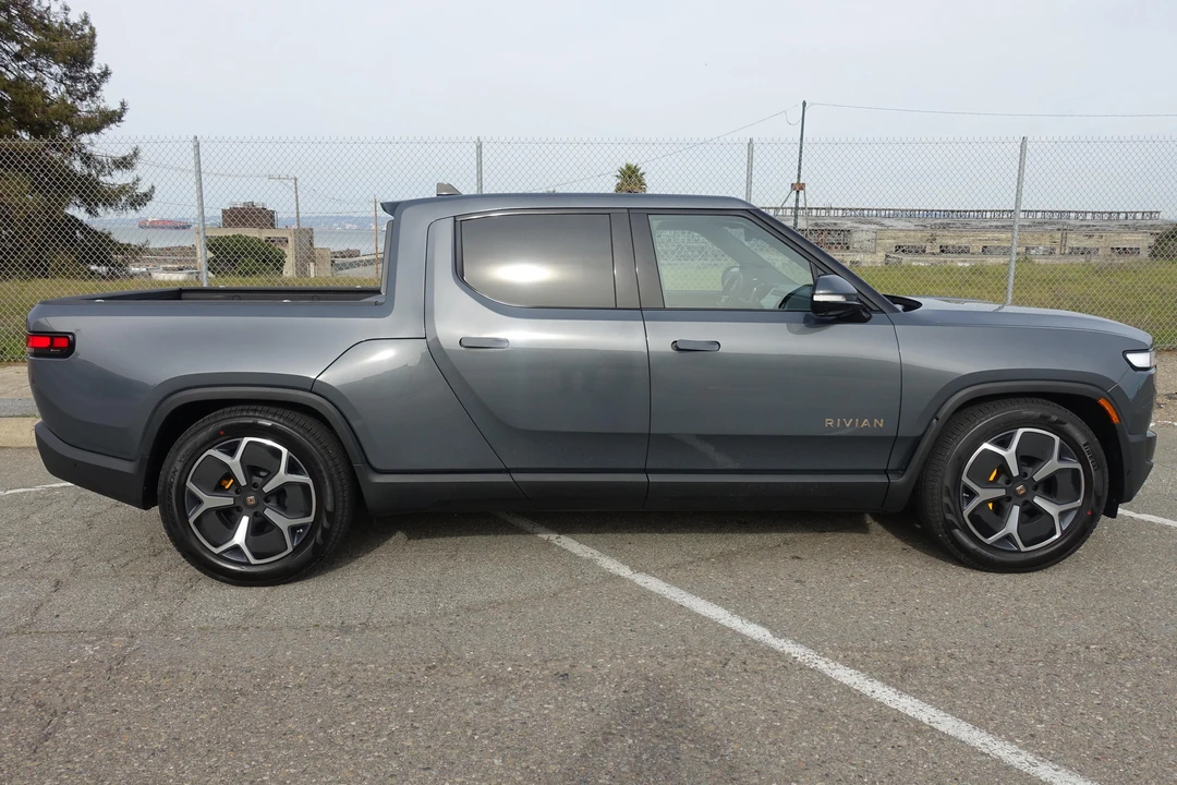 2023 Rivian R1T - Image 8 of 31
