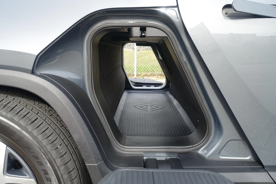 2023 Rivian R1T - Image 16 of 31