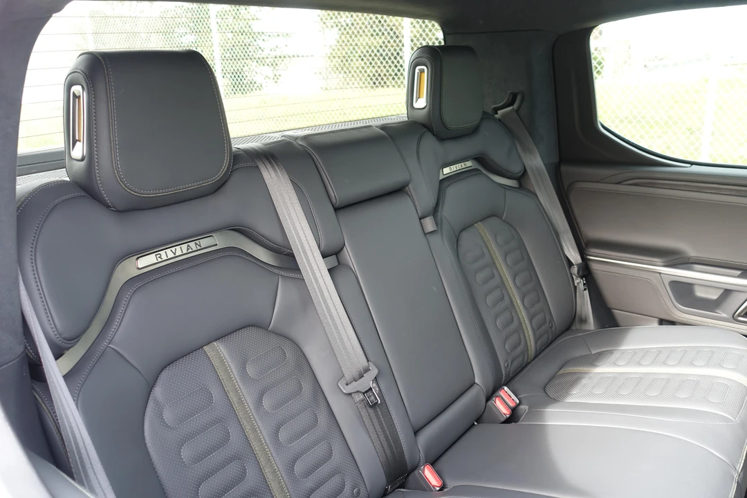 2023 Rivian R1T - Image 30 of 31
