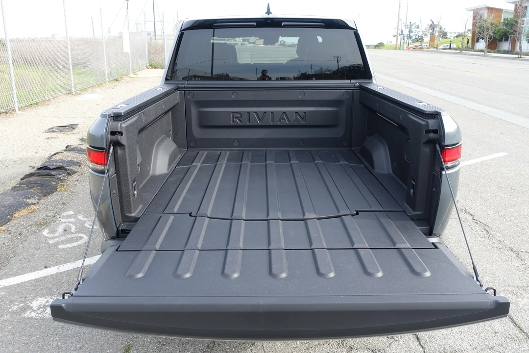 2023 Rivian R1T - Image 13 of 31