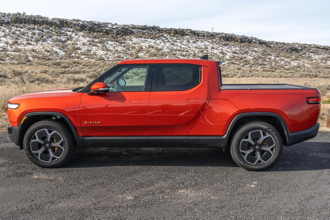 2023 Rivian R1T - Image 3 of 31