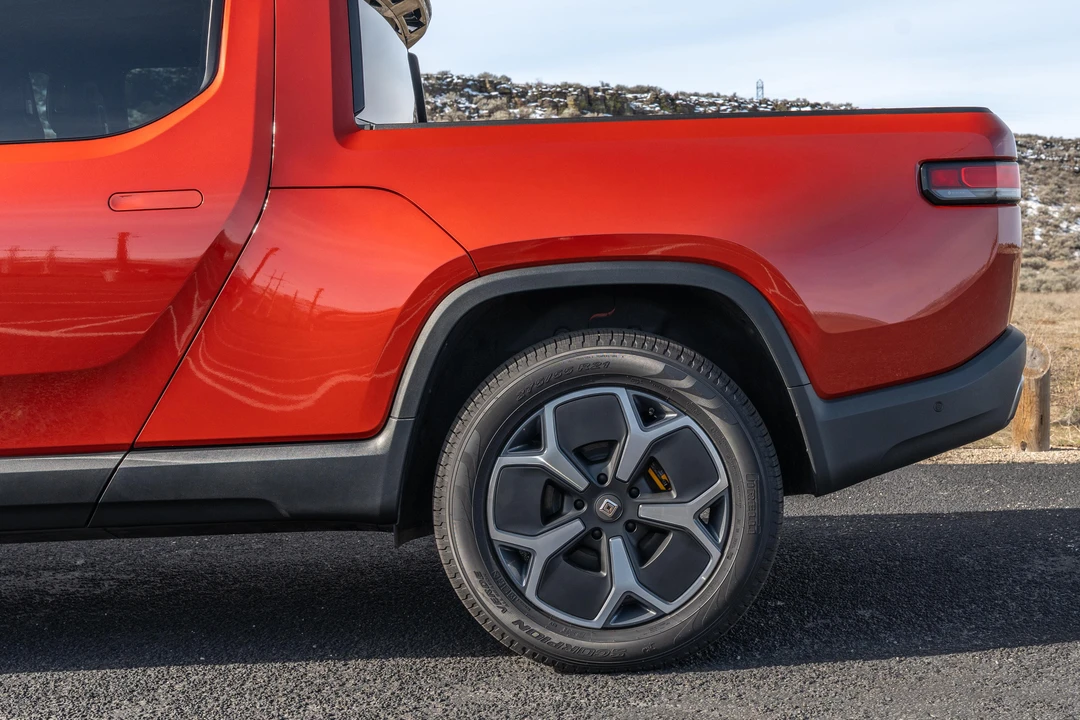 2023 Rivian R1T - Image 19 of 31