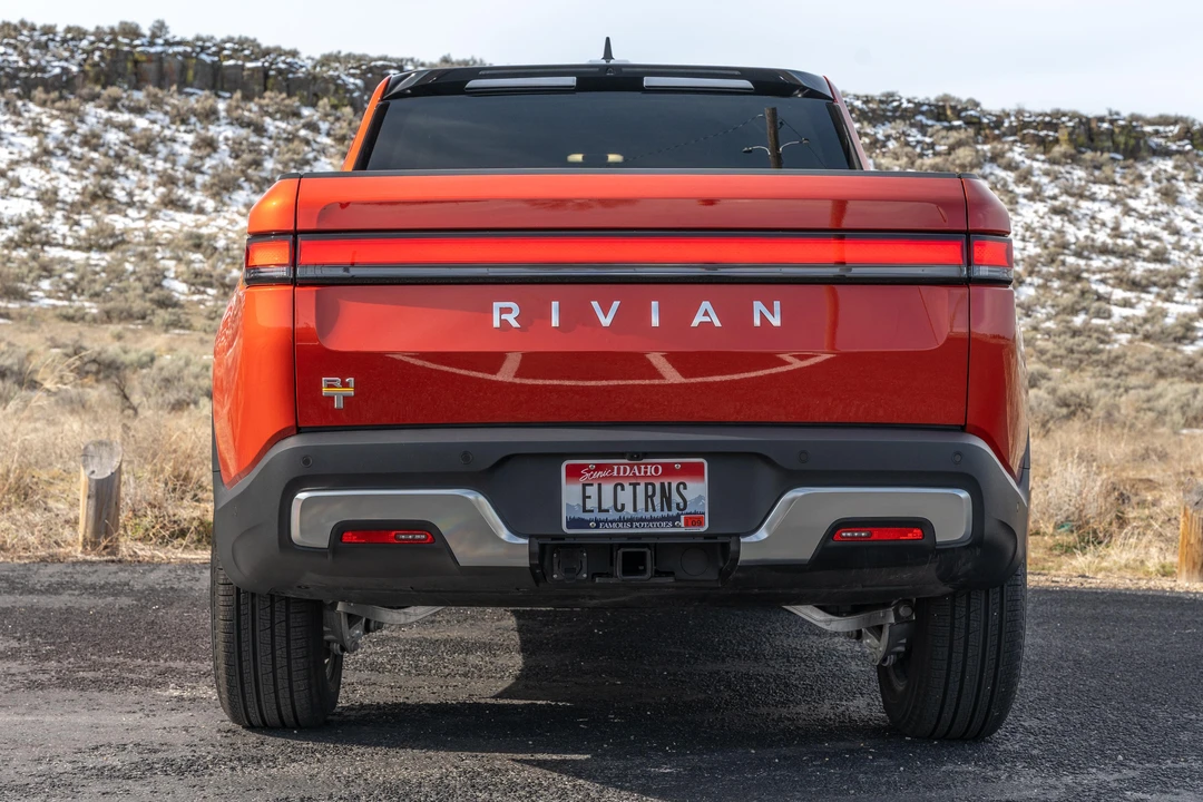 2023 Rivian R1T - Image 7 of 31