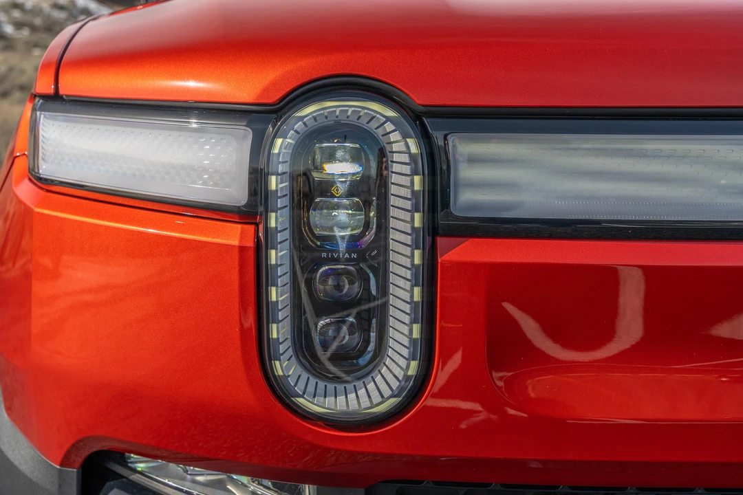 2023 Rivian R1T - Image 12 of 31
