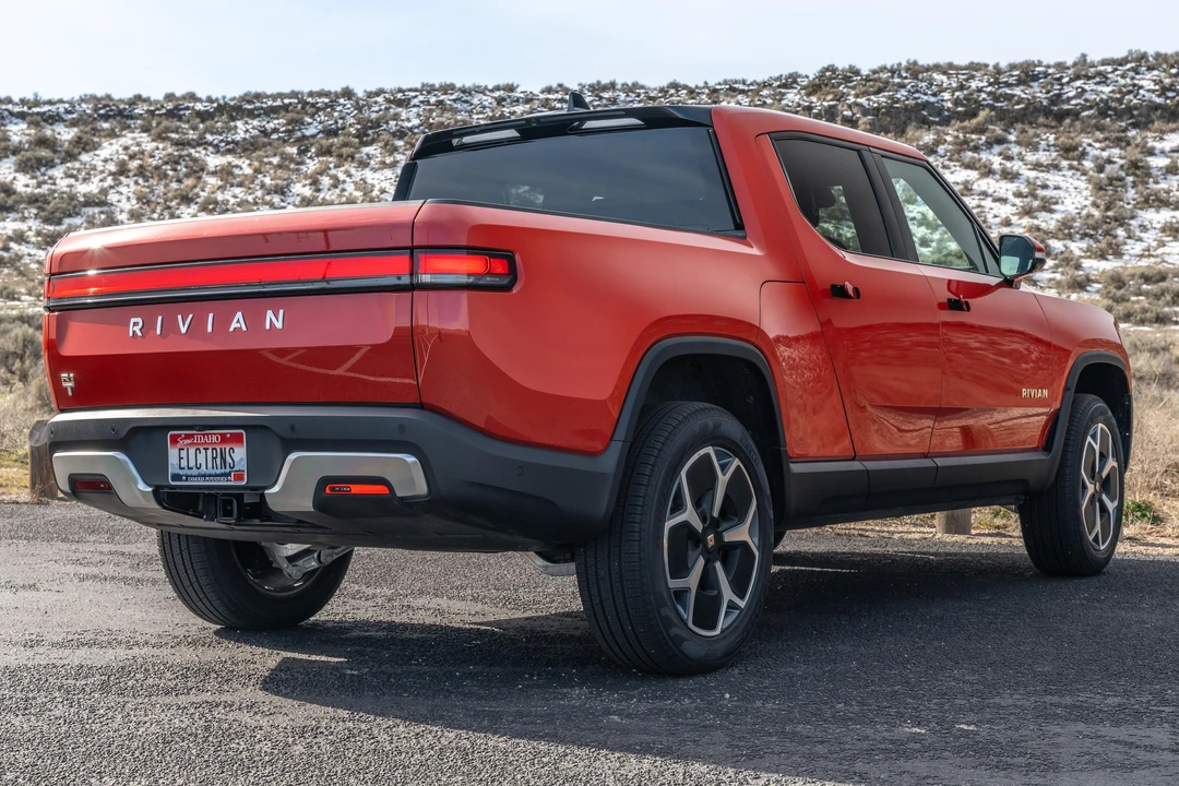 2023 Rivian R1T - Image 8 of 31