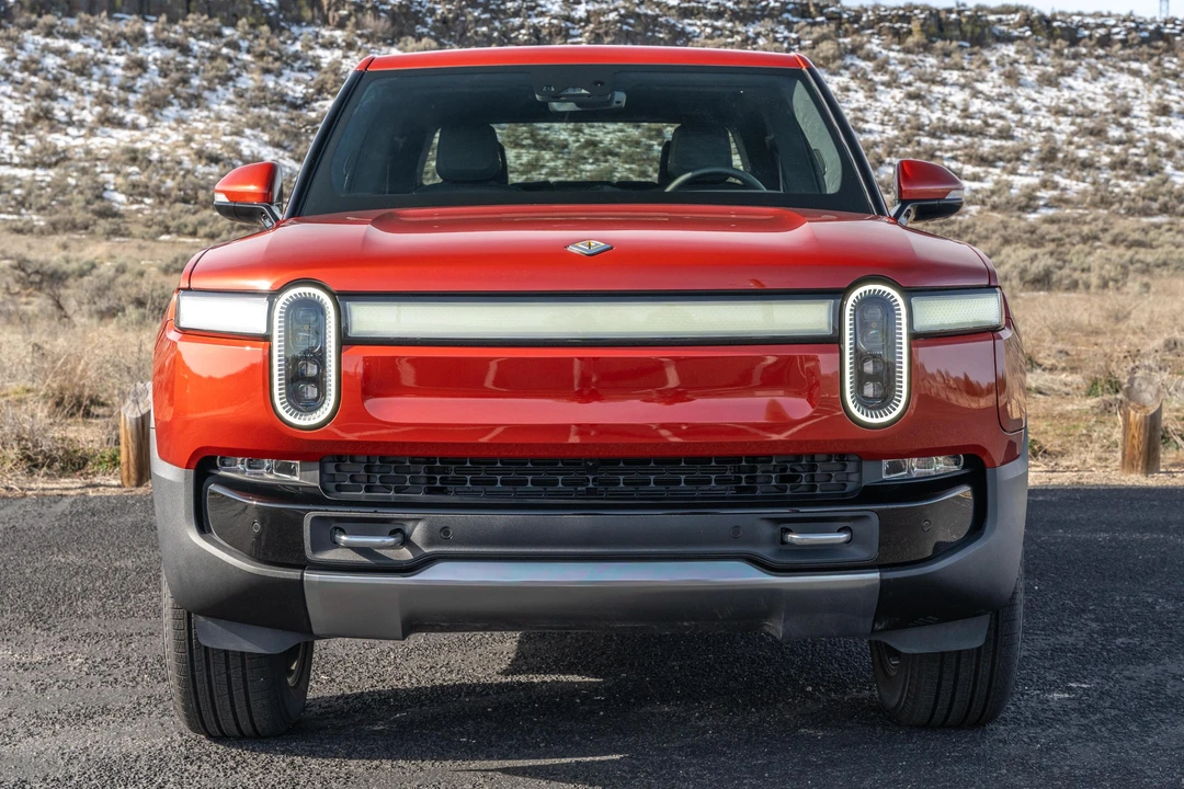 2023 Rivian R1T - Image 2 of 31